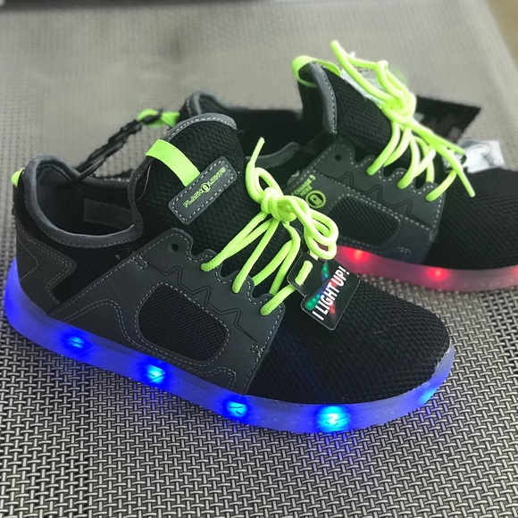Flash Light Rechargeable Light Up Boys Shoe Size 4 - Picture 2 of 8
